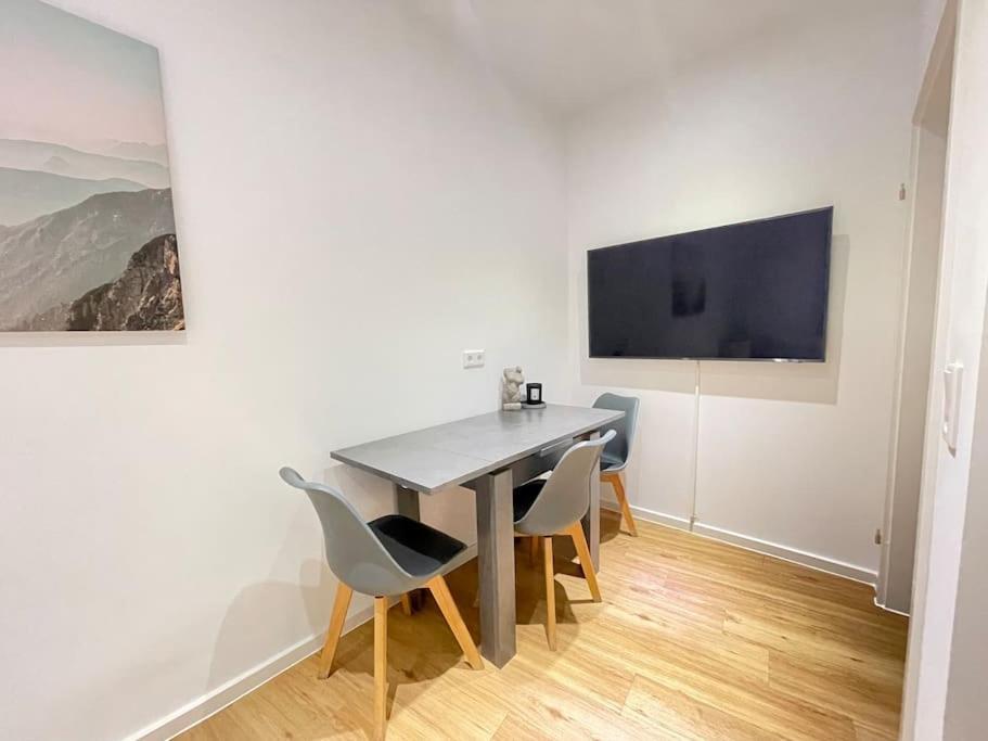 70Qm - 3 Rooms - Free Parking - City - Mallibase Apartments Hannover Luaran gambar